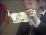 Gainsbourg brûle un billet de 500 francs sur le plateau de