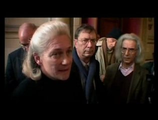 'C`est dur d`être aimé par des cons' : extraits