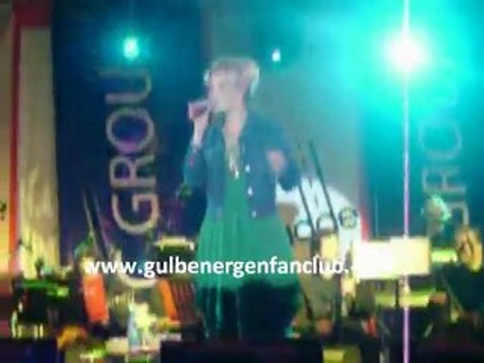 Gülben Ergen -Yalnızlık (Bahçeşehir Konseri 10.05.08)