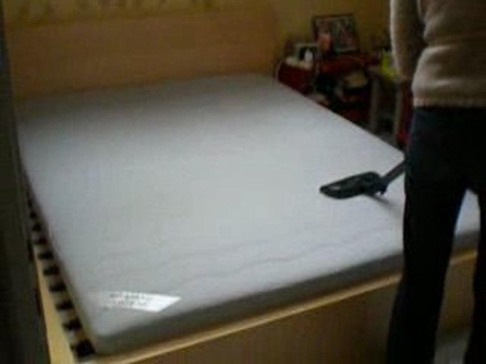 Daïa et l'aspirateur