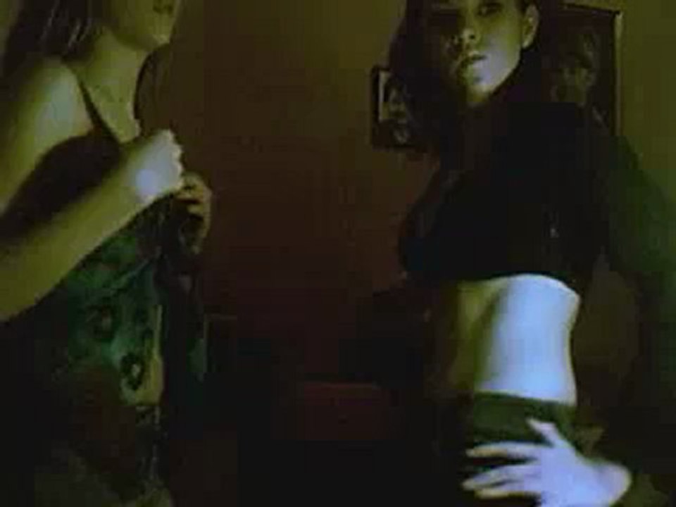 dance sexy de deux soeurs ( a voir )