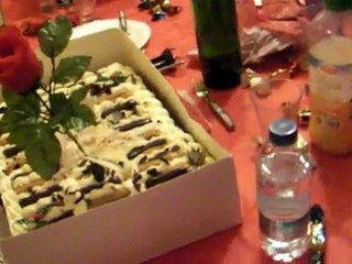 maman 80 ans et un gros gateau qu'elle adore!