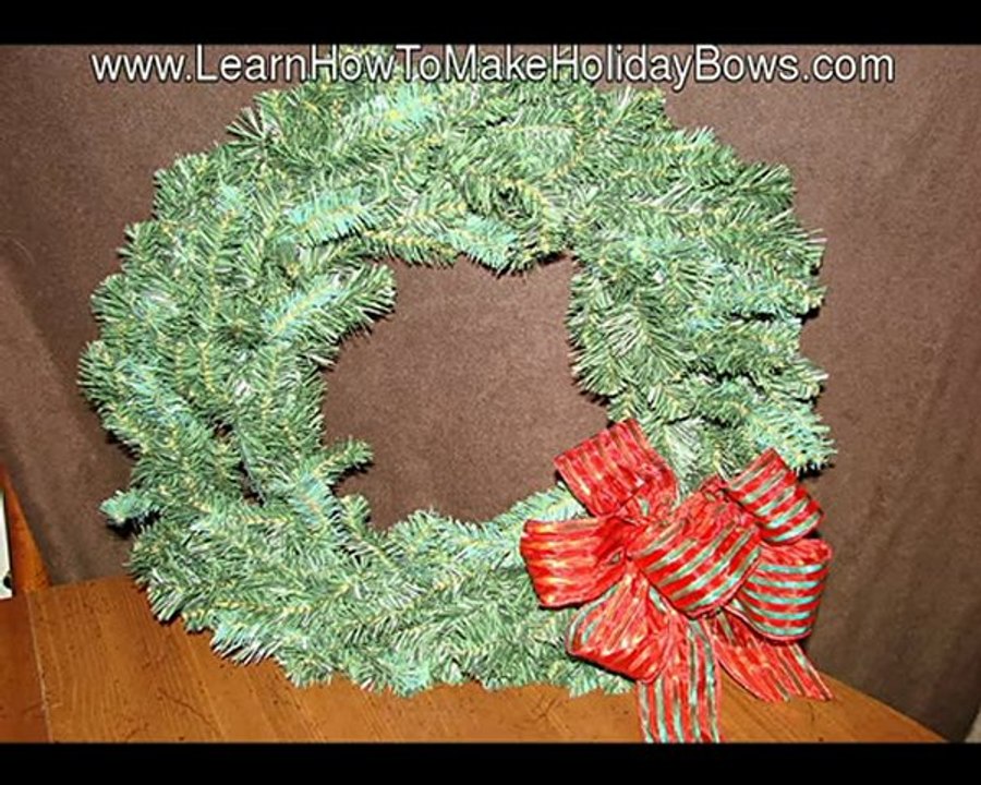 Christmas Bows You Can Make at LearnHowToMakeHolidayBows.com