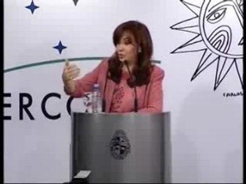 Cristina y Tabare cumbre Mercosur 08.12.09