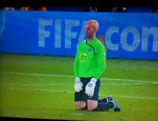 Goalkeeper takes a leak on the pitch