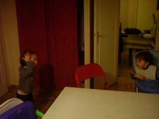 deux petites mains qui dansent