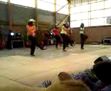 SPECTACLES DE DANSE DES FILLES