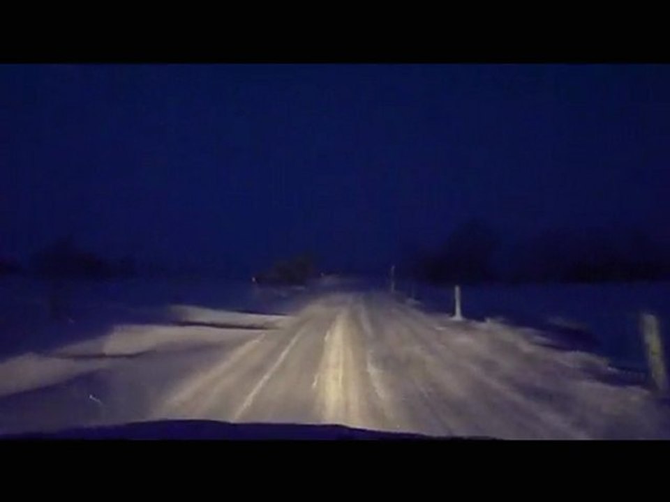 Route communal enneigée, formation de congères le 19/12/2009