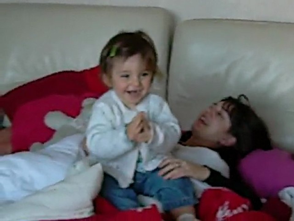 Lise devant Ninnie