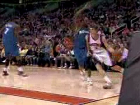 NBA Louis Amundson takes the pass and finishes with a slam d