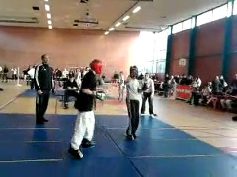 bauvi2le ( casque rouge ) vs ducorta (casque bleu )