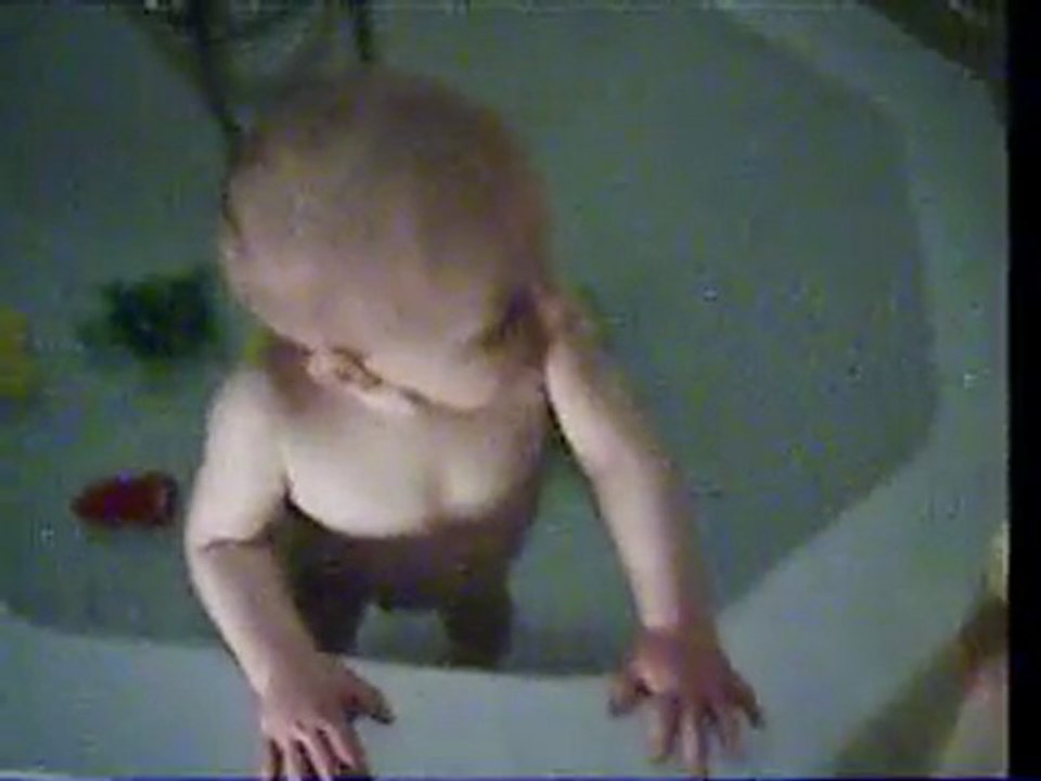 Mathias dans son bain