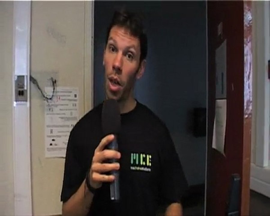 Teaser 4 MCE "Ma Chaîne Etudiante" avec Julien De Ruyck