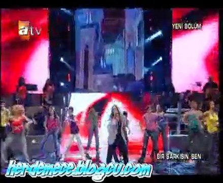 Şebnem Keskin - I Like To Move It