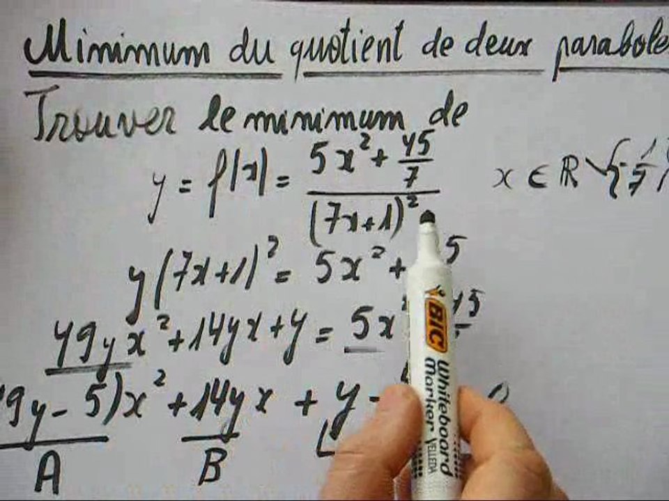 74. Minimum du quotient de deux paraboles