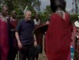 En Afrique, George Bush amuse la galerie en dansant