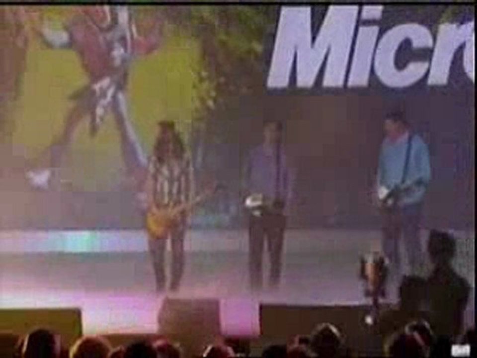 Excel Rose. Bill Gates fête sa retraite avec les Guns N` R