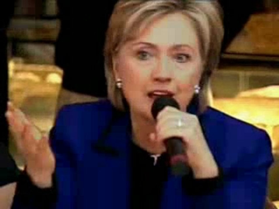 Hillary Clinton craque en public dans le New-Ha...