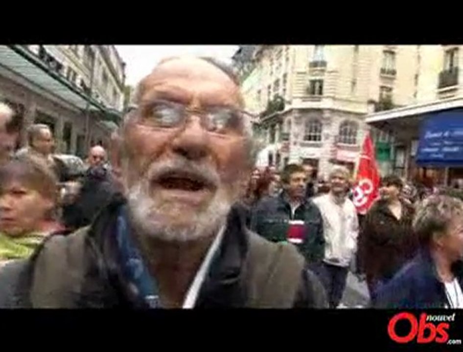 Besancenot et Ayrault à la manifestation des po...