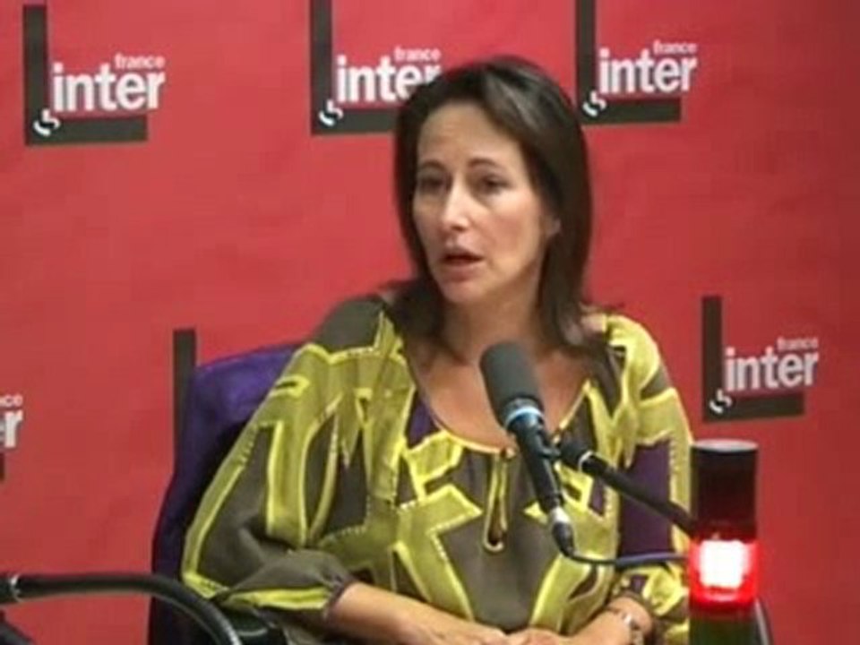 Royal revient sur le ralliement de Delanoë à Aubry