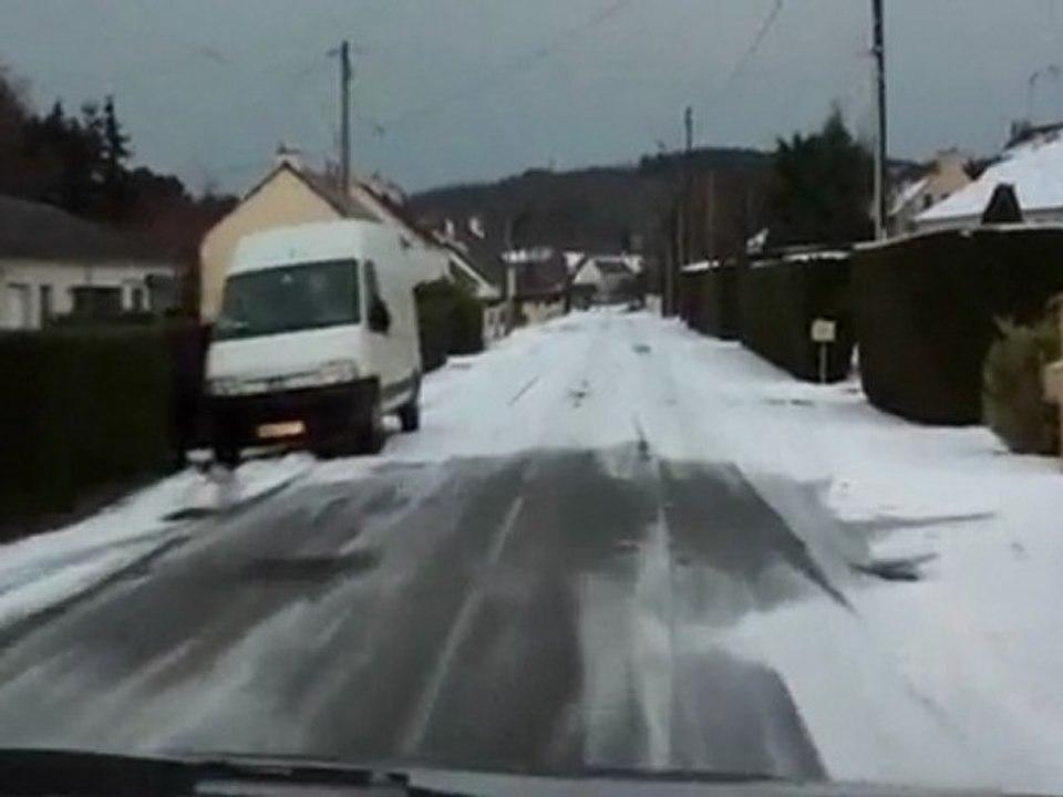 balade sur les chemins et route enneigé, près de Redon