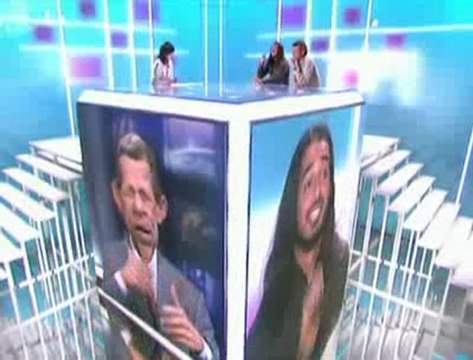 Moundir dans les Guignols de l'info