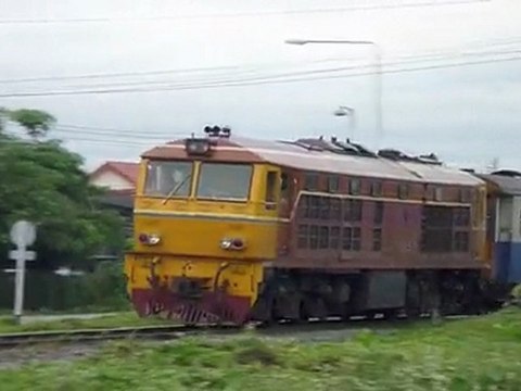Thaï trains on the Chiang Maï Bangkok main line