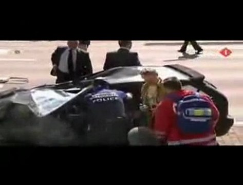 Fête de la reine : une voiture fonce sur la foule