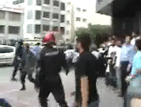 Iran : une vidéo des violences policières