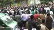 Des motards iraniens foncent sur des manifestants