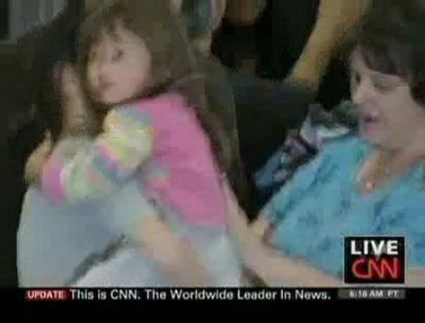 L'arrivée des deux journalistes graciées avec Bill Clinton