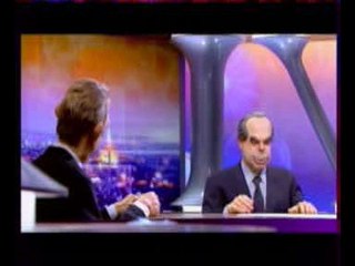 Télécharger la video: Frédéric Miterrand entre aux Guignols de l'info