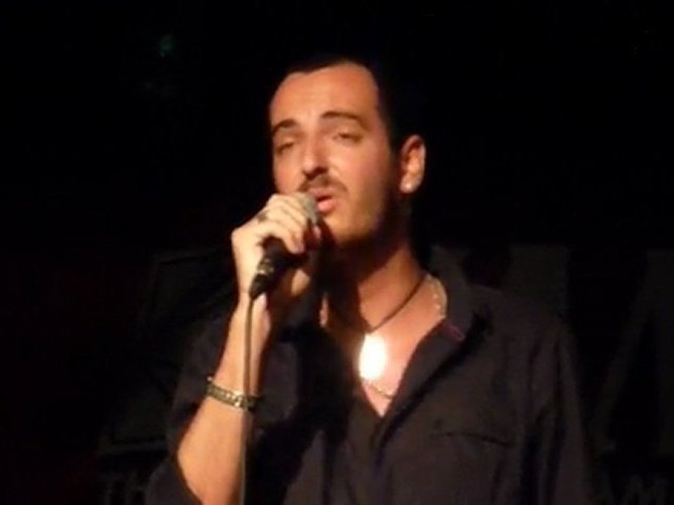 AngelR chante S.O.S d'un terrien en detresse