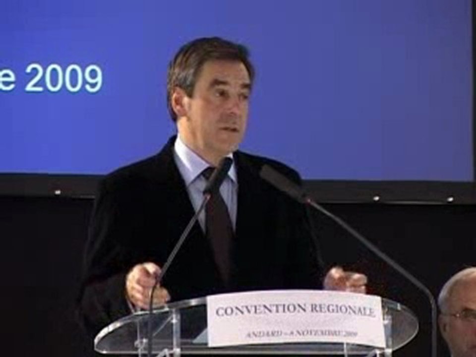 Régionales: Fillon réclame l'unité 'dès le premier tour'