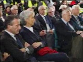 Fillon juge 'parfaitement normal' le salaire de Proglio