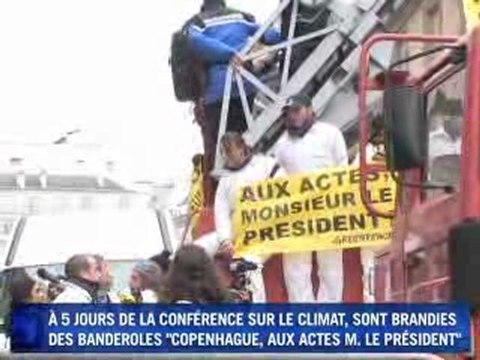 Copenhague: Greenpeace investit le toit de l'Assemblée nat