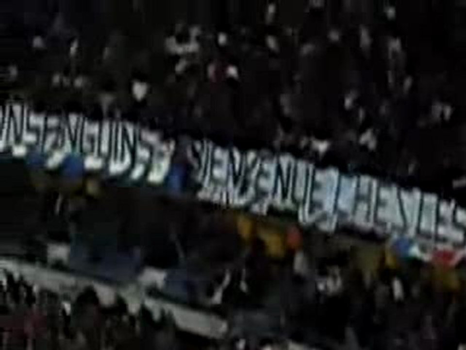 Foot. Les hooligans contre les ch`tis, la banderole de la