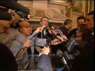 Dallas sur Seine. Les coupes de champagne volent à Neuilly