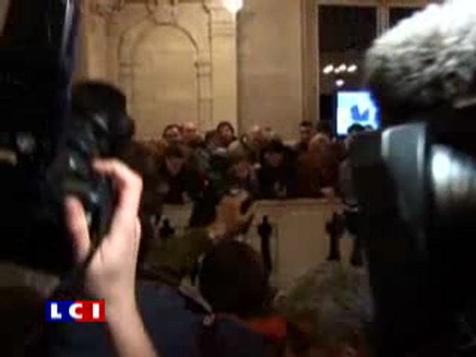 Hou!Encore une émeute à Neuilly!