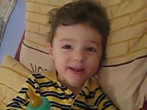 quinouille chante petit papa noel