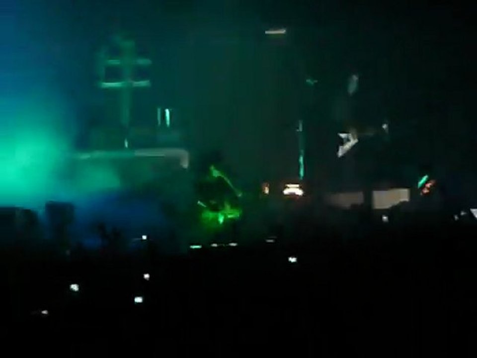 Irresponsible Hate Anthem (Concert)