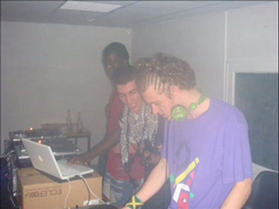 DJ KABZZ GASON C CA !!  MAAAAAAD RIDDIM !! THUNDEROUS CLAP !