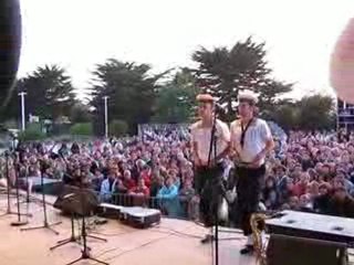 On Danse à Batz sur Mer