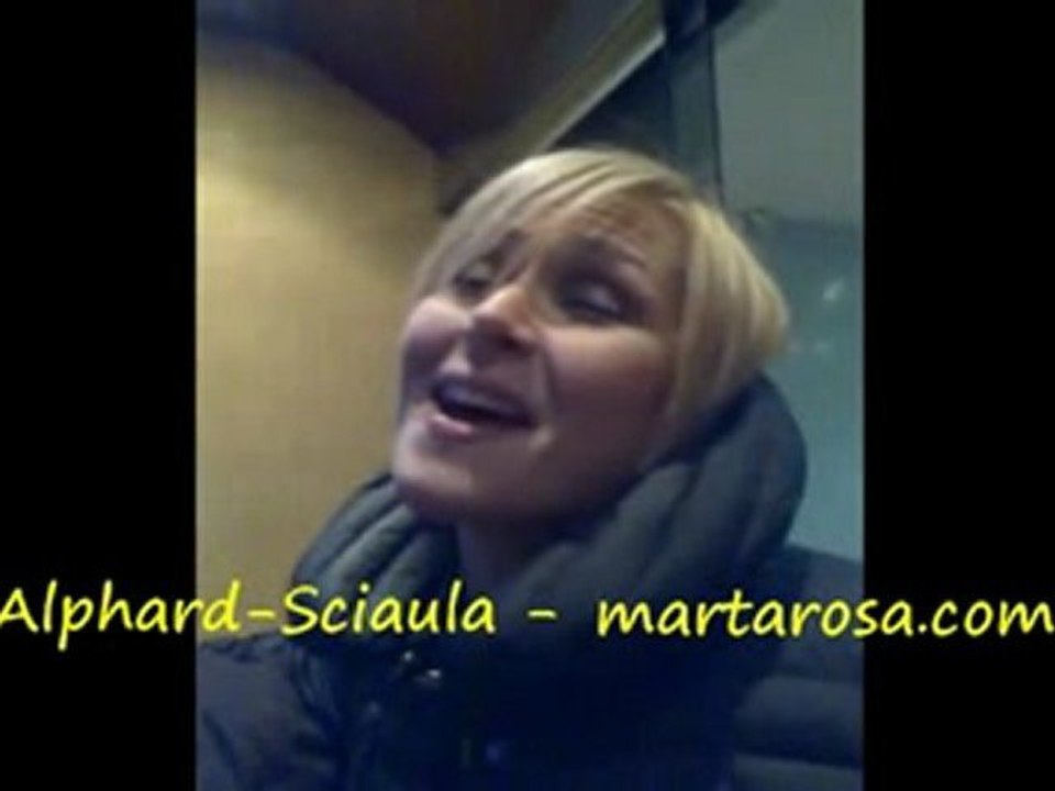 ROSA NOS CANTA FELIZ NAVIDAD -