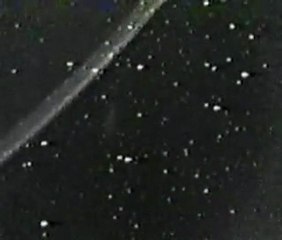 ovnis-particules-suspension-brillantes-deplacement-nasa-spac