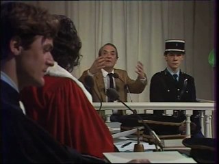 Le Tribunal des Flagrants Délires (Extrait 4)