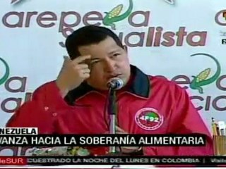 Chavez inaugura red de areperas en Venezuela