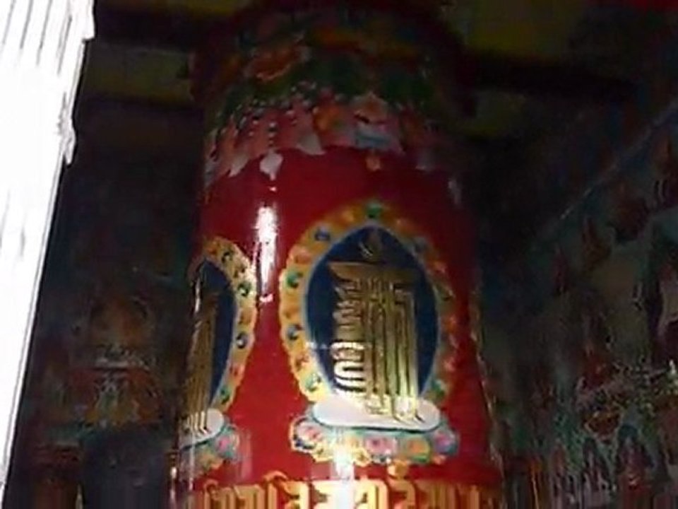 Inde > Bodhgaya > Moulin à prières tibétain