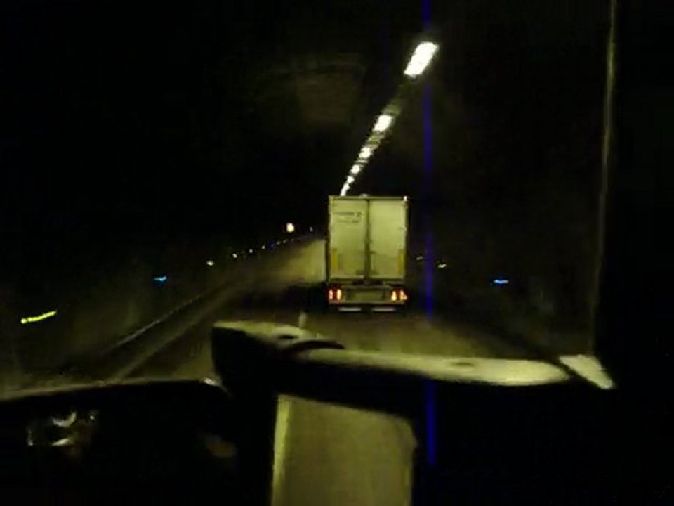 sous le tunnel !!!