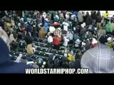 Eagles Fans Attacking 49ers Fans With Snowballs!